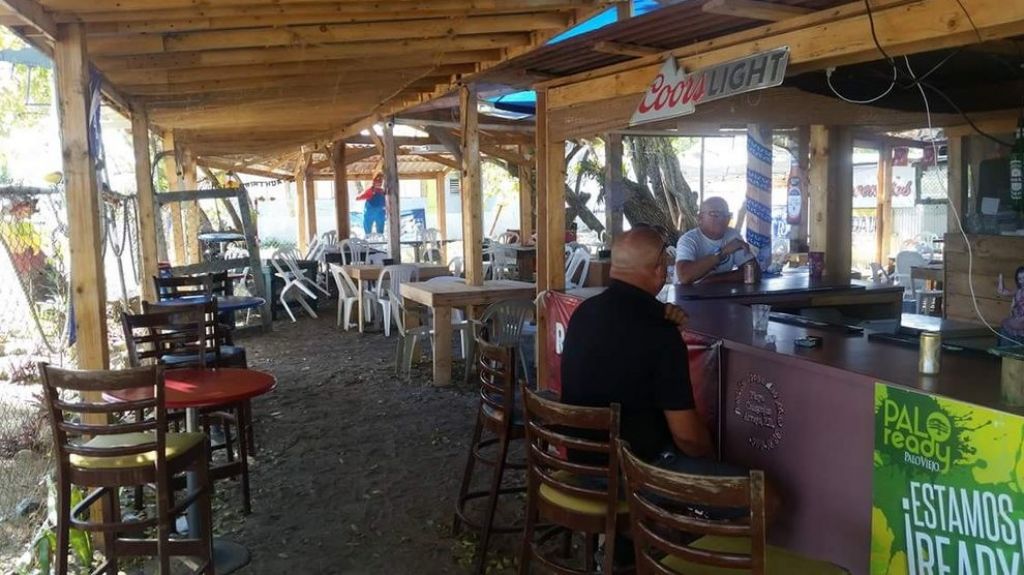  Escalan restaurante en Arroyo y se llevan dos mil d&oacute;lares en equipos y licores 