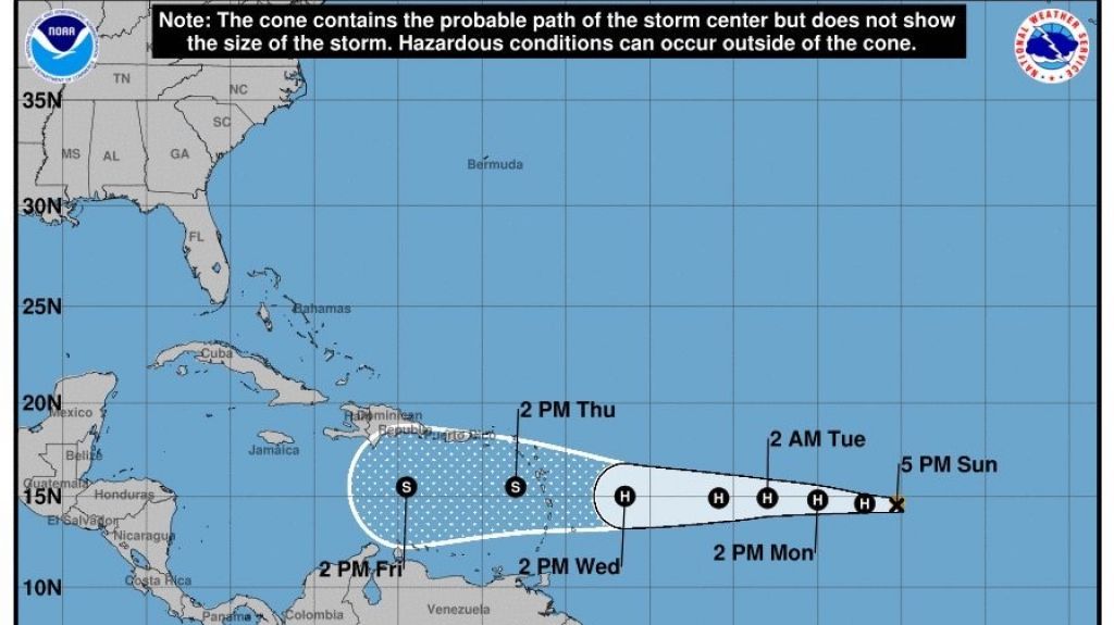  Helene se convierte en hurac&aacute;n, mientras Isaac se fortalece 