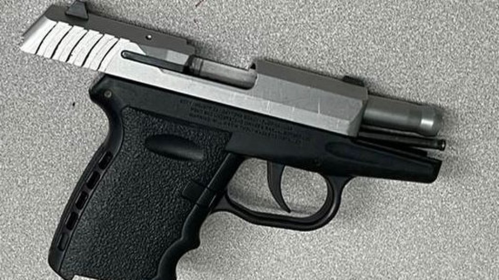  Municipales de Carolina detienen menor de 15 a&ntilde;os con un arma de fuego dentro de una escuela 