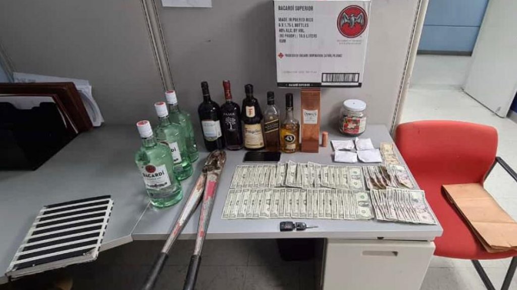  Lo pillaron con todo el ron que se hab&iacute;a robado de un negocio en Mayag&uuml;ez 