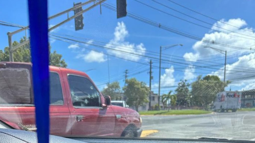  Publican fotos de la violenta escena que dej&oacute; un muerto en la salida de la 30 a Juncos 