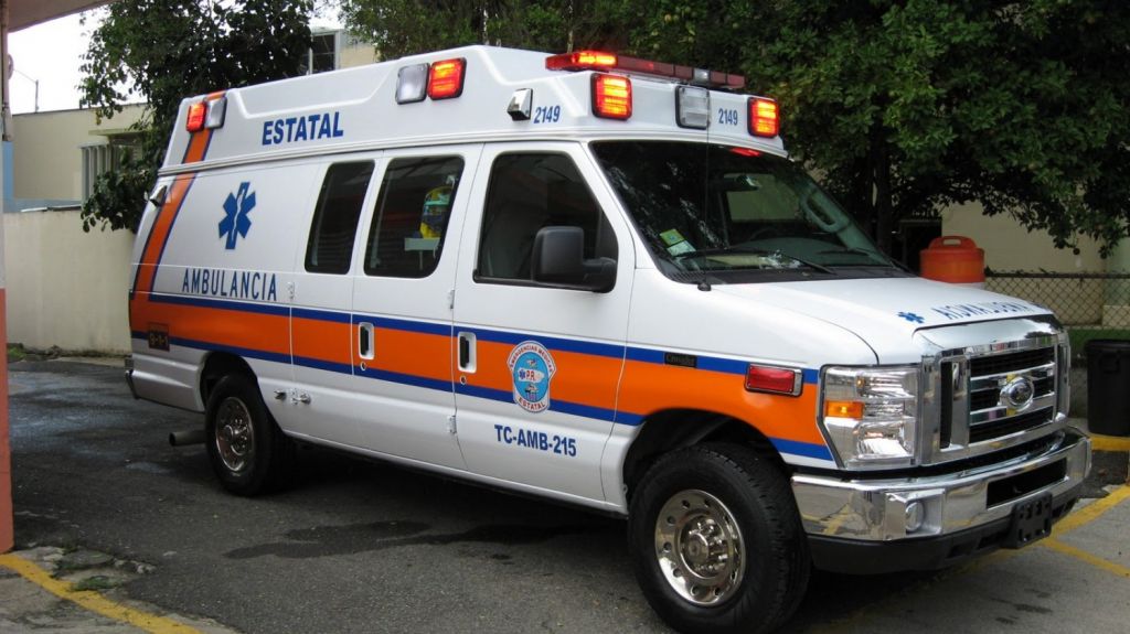  Queda grave motorista de 73 a&ntilde;os tras chocar contra un autom&oacute;vil en Adjuntas 