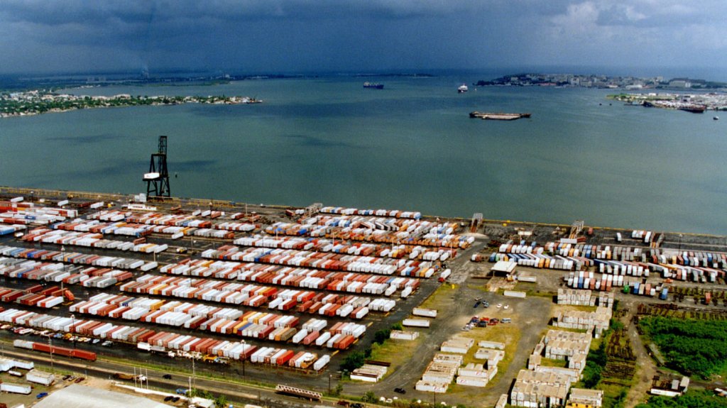  Acuerdo para resolver conflicto obrero patronal en los muelles de San Juan: ma&ntilde;ana se reanudan las labores en el puerto de la capital 