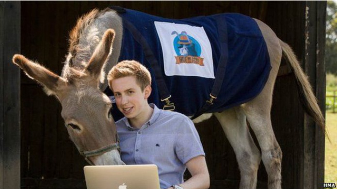 El joven que se hizo multimillonario por portarse mal en el colegio