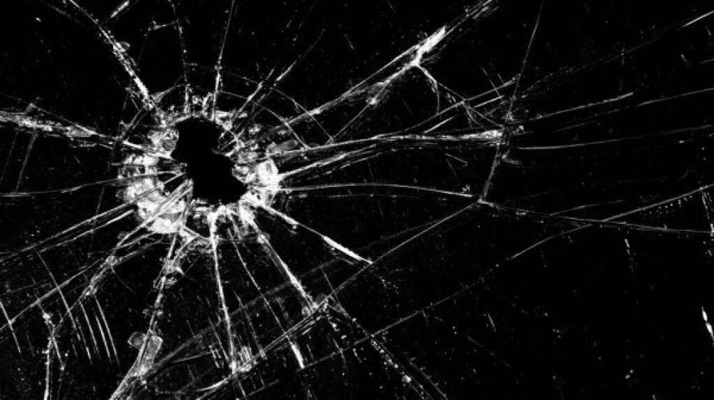  Joven resulta herido en tiroteo de carro a carro en Guayama 