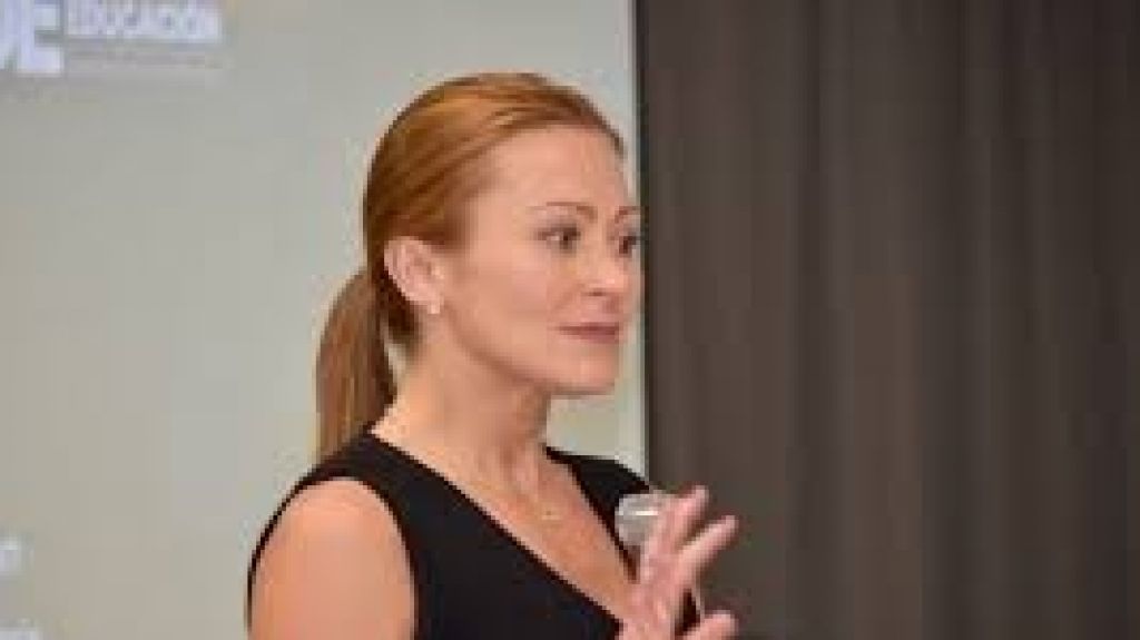  Educaci&oacute;n anuncia ampliaci&oacute;n servicios de salud mental para cuatro comunidades escolares 