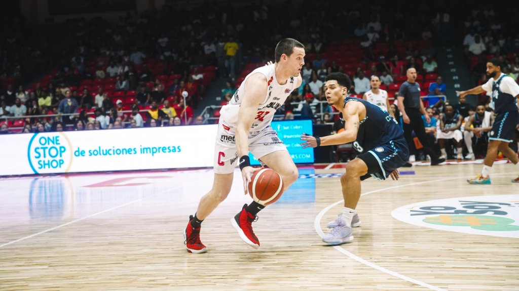  Carolina defiende el “Calentón”con victoria vía paliza ante los Mets de Guaynabo 