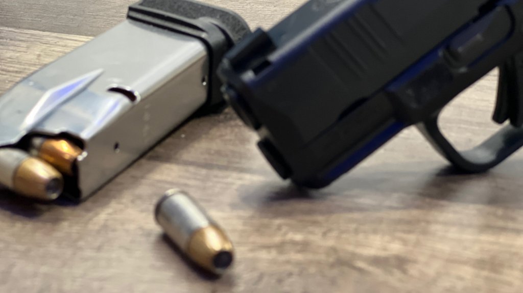  Joven se dispara con su arma de fuego en Rinc&oacute;n 