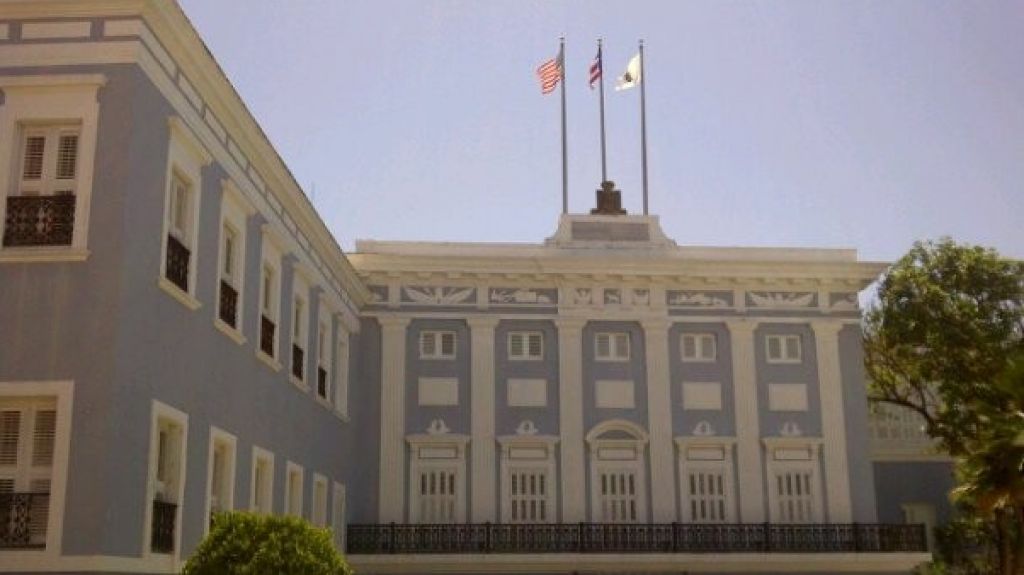  Polic&iacute;a investiga alegada amenaza en redes sociales de quemar La Fortaleza 