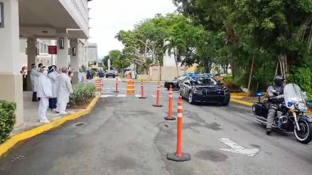  Video: Caravana de polic&iacute;as estatales llega a varios hospitales de San Juan en apoyo a los profesionales de la Salud 