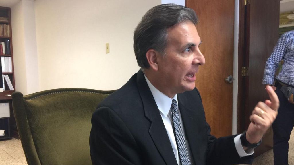  Bhatia pide a Arnaldo Claudio que exprese las razones para su salida como monitor federal de la Polic&iacute;a 