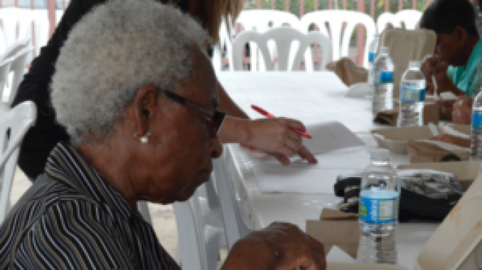 MÃ¡s de 30 chefs llevan comida caliente a LoÃ­za