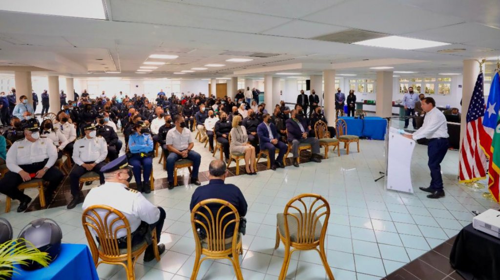  Alcalde de Guaynabo aumenta salario a miembros de la Polic&iacute;a Municipal, que se convierten en los guardias mejores remunerados de la Isla 