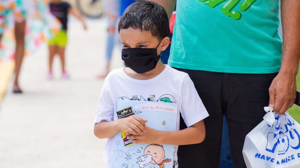  Mascarillas no deben ser obligatorias para los ni&ntilde;os menores de cinco a&ntilde;os, afirma la OMS 