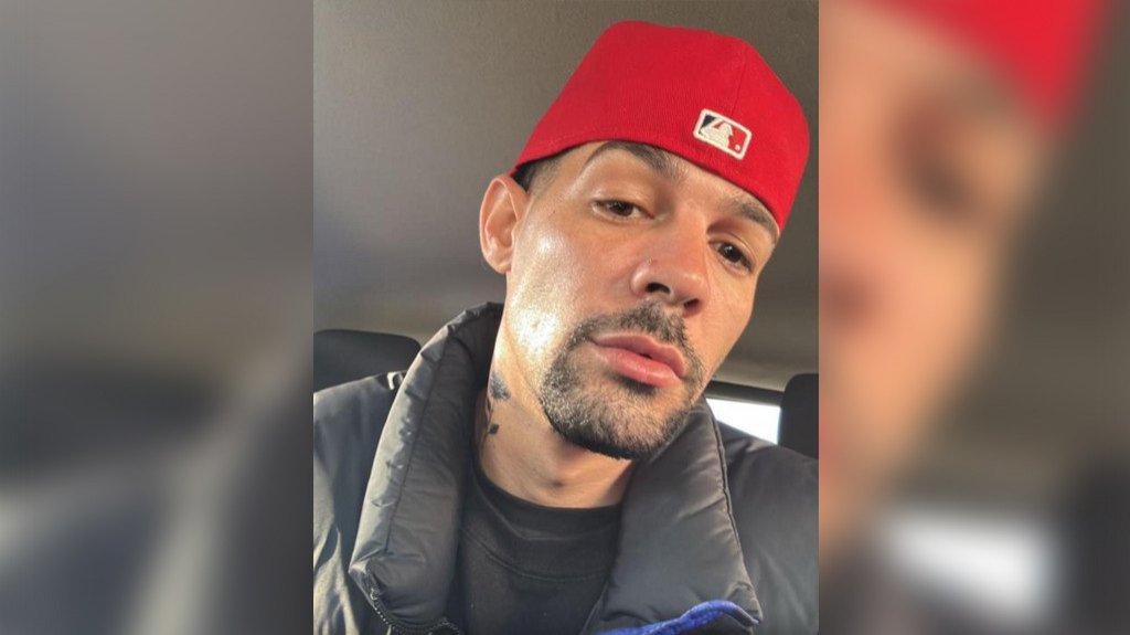  Modelo extraditado desde Nueva York enfrenta cargos por venta ilegal de armas 