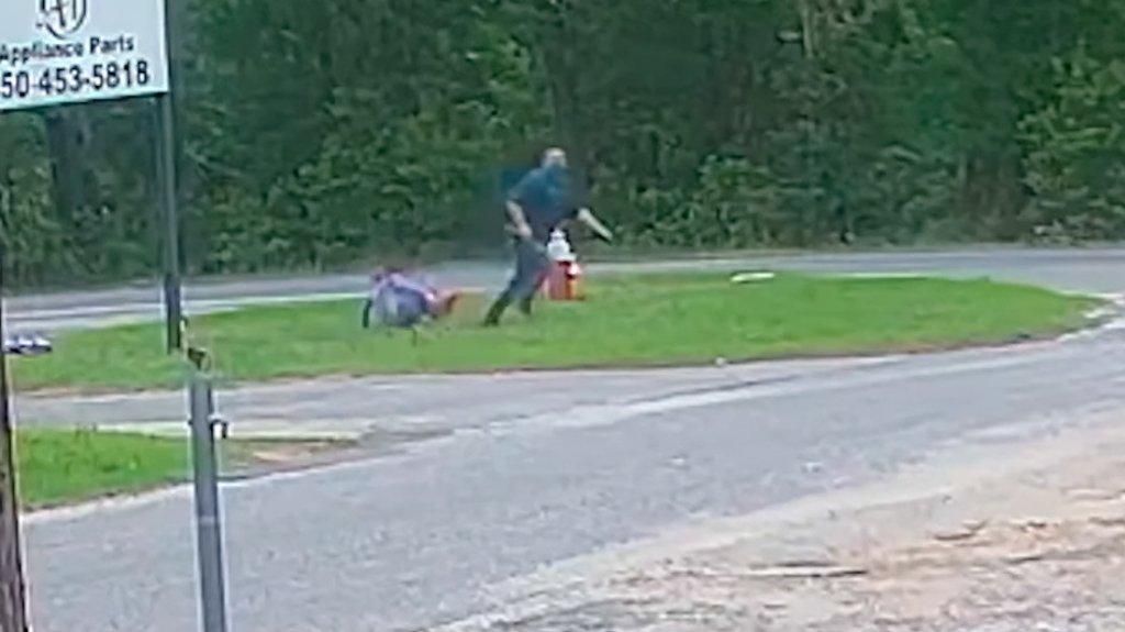  Video: Capturan a un hombre que intent&oacute; secuestrar a una ni&ntilde;a gracias a que ella le unt&oacute; &ldquo;moco de gorila&ldquo; en el brazo 