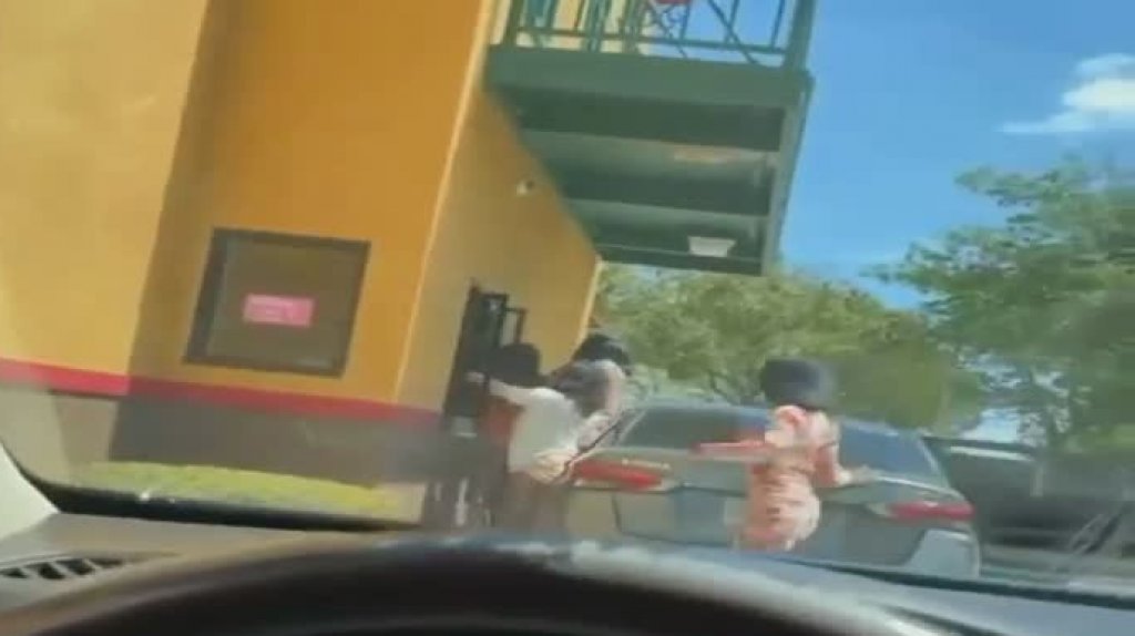  Video: Polic&iacute;a de Florida busca a mujeres que agredieron empleada de &ldquo;Fast Food&rdquo; 