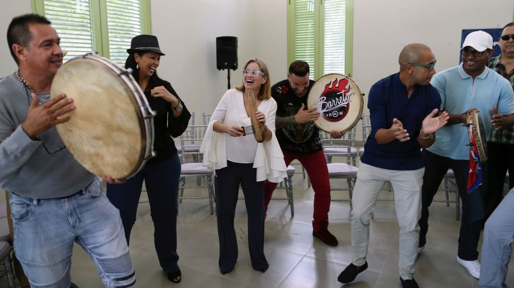  Alcaldesa de San Juan afirma que con las Fiestas de la Calle San Sebasti&aacute;n comienza la recuperaci&oacute;n 