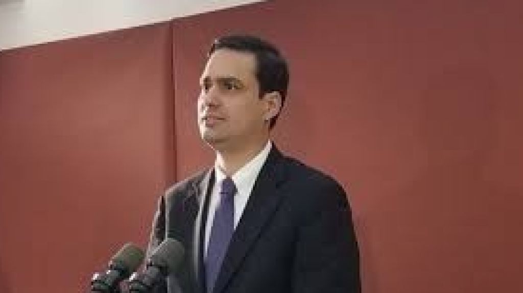  Secretarios de Asuntos P&uacute;blicos y del Trabajo dicen H&eacute;ctor Ferrer propuso lo mismo que ya est&aacute; con el flexitime 