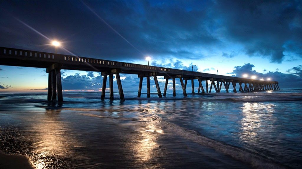  Florence mantiene su amenaza de marejadas cicl&oacute;nicas y lluvias torrenciales 