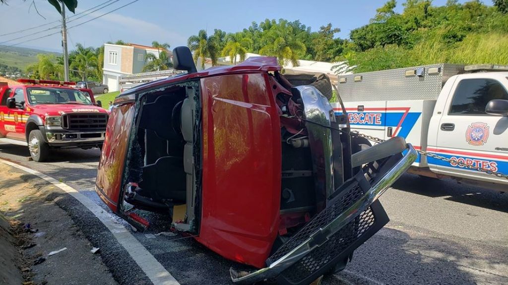  Fotos: Grave conductor luego de volcarse en una curva de A&ntilde;asco 