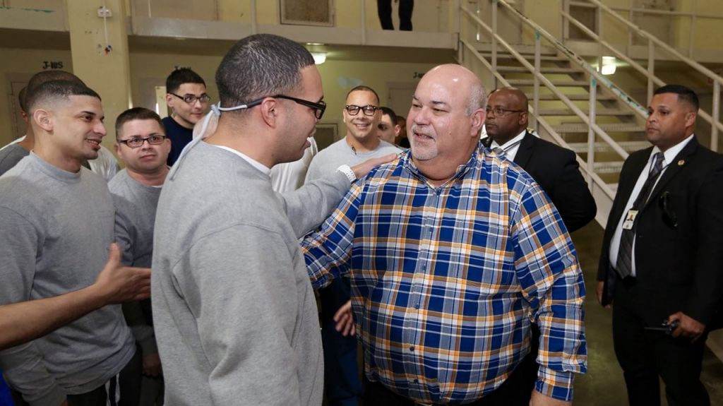  Presidente de la C&aacute;mara inspecciona facilidad correccional en Guayama 