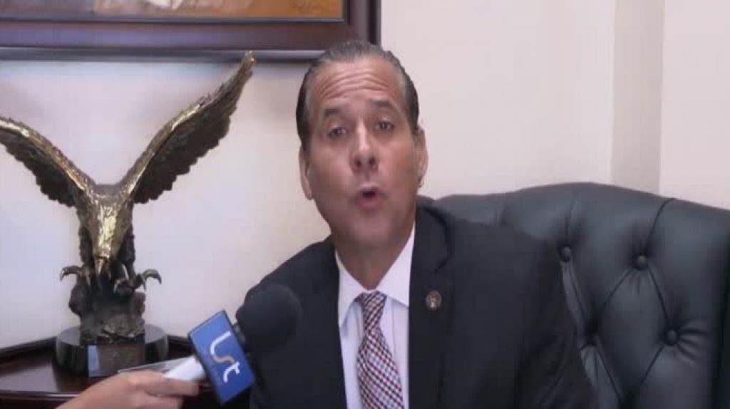  Video: Representante Georgie Navarro le lanza un reto a Molusco y le dice que deje la critica 