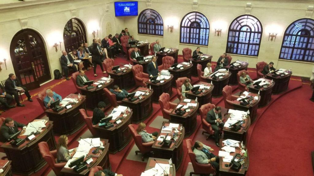  Escuche audio: Senado enmienda Reforma Educativa para tener poder de veto a los reglamentos y garantizar derechos adquiridos de maestros&nbsp; 
