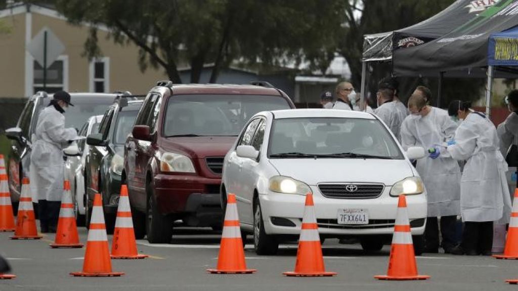  Se registran m&aacute;s de 53.000 contagios y m&aacute;s de 700 muertes por covid-19 en EE.UU. 