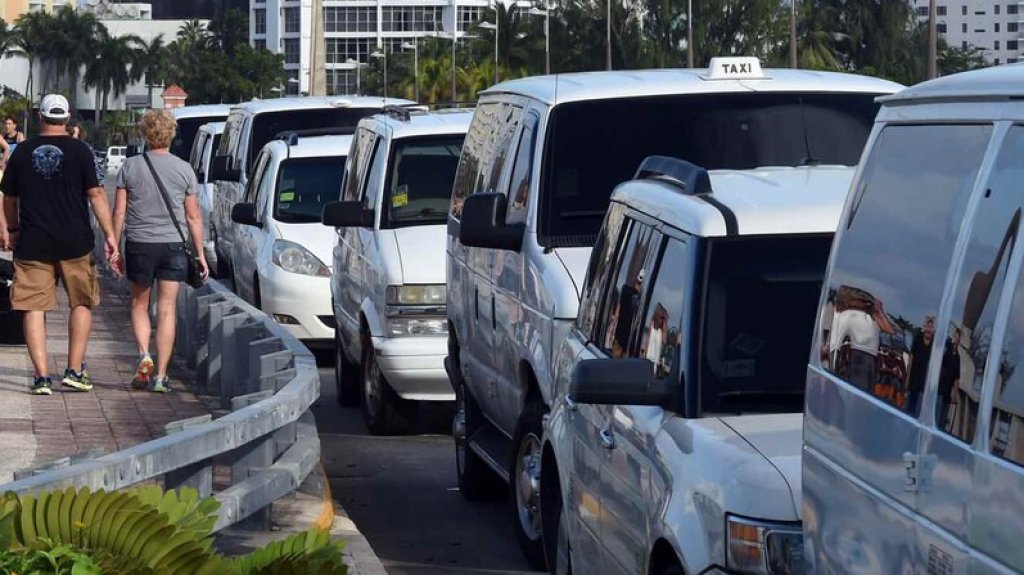  Tomar&aacute;n la calle transportistas tur&iacute;sticos ante desatenci&oacute;n de la industria 