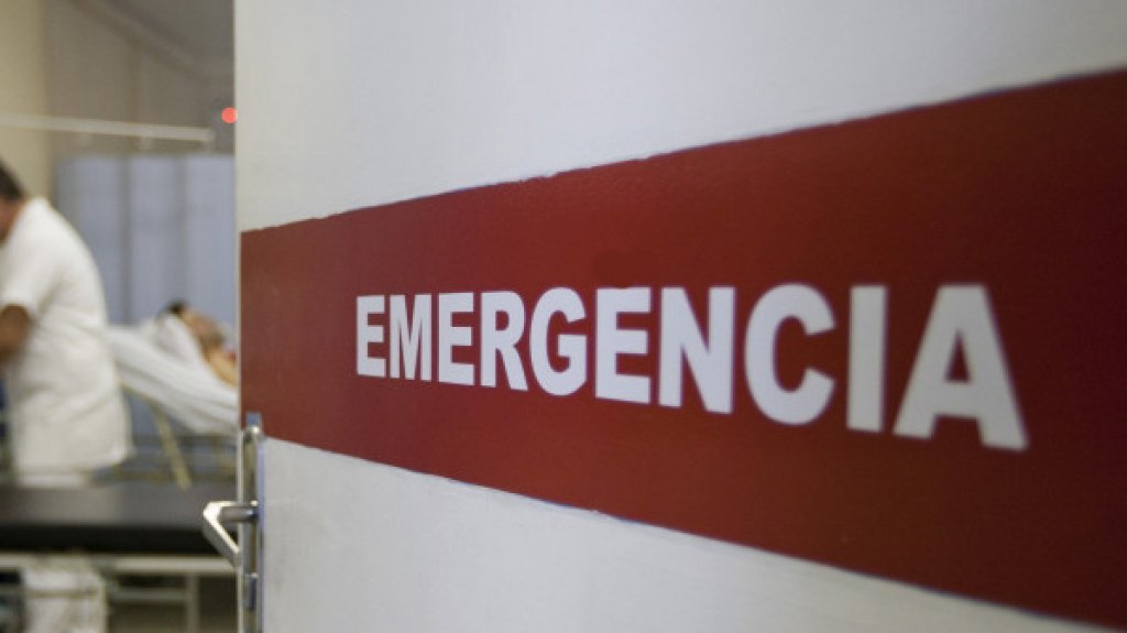  Hombre agrede a su hermano con un palo de golf por diferencias por la electricidad de la casa 