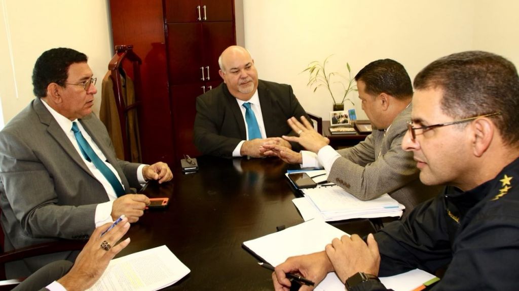  &ldquo;Johnny&rdquo; M&eacute;ndez y Representante &ldquo;Pell&eacute;&rdquo; Santiago se re&uacute;nen con Comisionado Interino de la Polic&iacute;a&nbsp; 