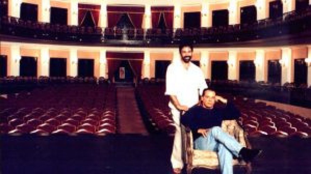  Productor teatral, dramaturgo y actor Juan Gonz&aacute;lez-Bonilla, quien sigue en cuidado intensivo, ha enfrentado complicaciones respiratorias 