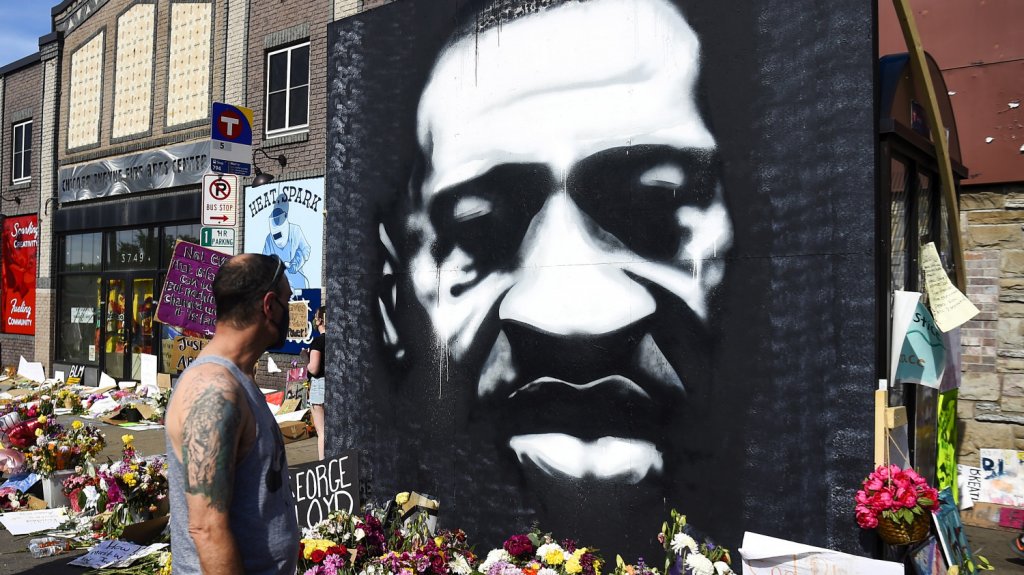  Inicia el juicio contra el polic&iacute;a acusado de la muerte de George Floyd 