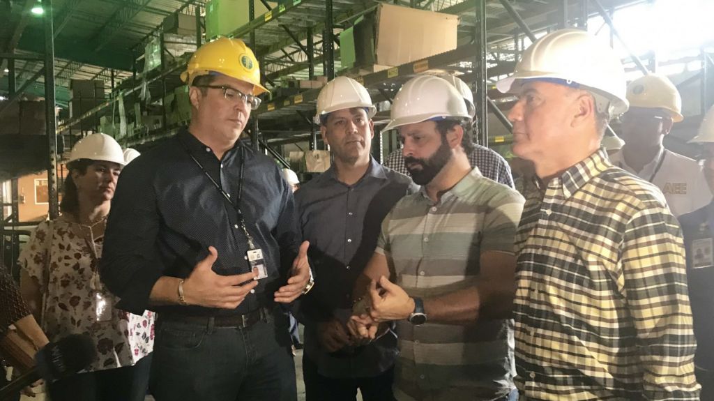  Comisi&oacute;n cameral inspecciona almac&eacute;n de la AEE 