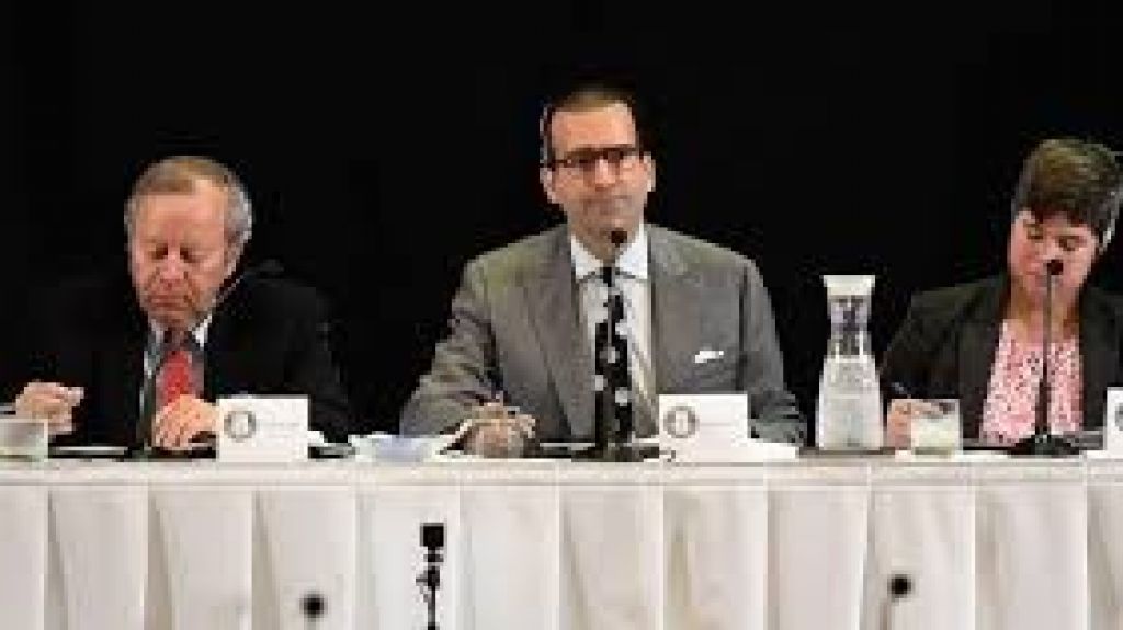  JCF entrega informaci&oacute;n a legisladores para derogar la Ley 80 