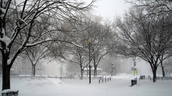 Una rara tormenta de invierno azota Estados Unidos de costa a costa