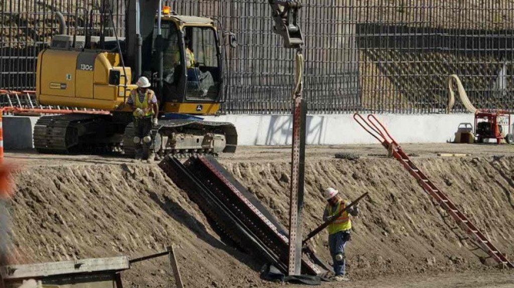  Corte de EE.UU. avala uso de fondos militares para muro 