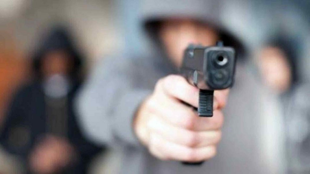  Lo asaltan y le roban cheques por m&aacute;s de 28 mil d&oacute;lares 