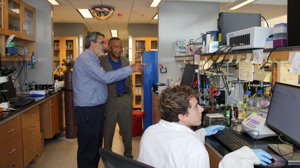  La NASA supervisa proyecto de la UPR que ser&aacute; enviado al espacio y que busca perfeccionar el proceso de purificaci&oacute;n de orina 