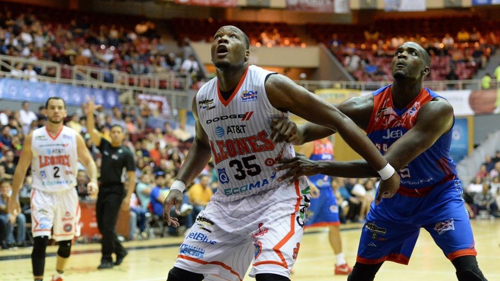  Eric Dawson firma contrato con equipo Los Cariduros de Fajardo 