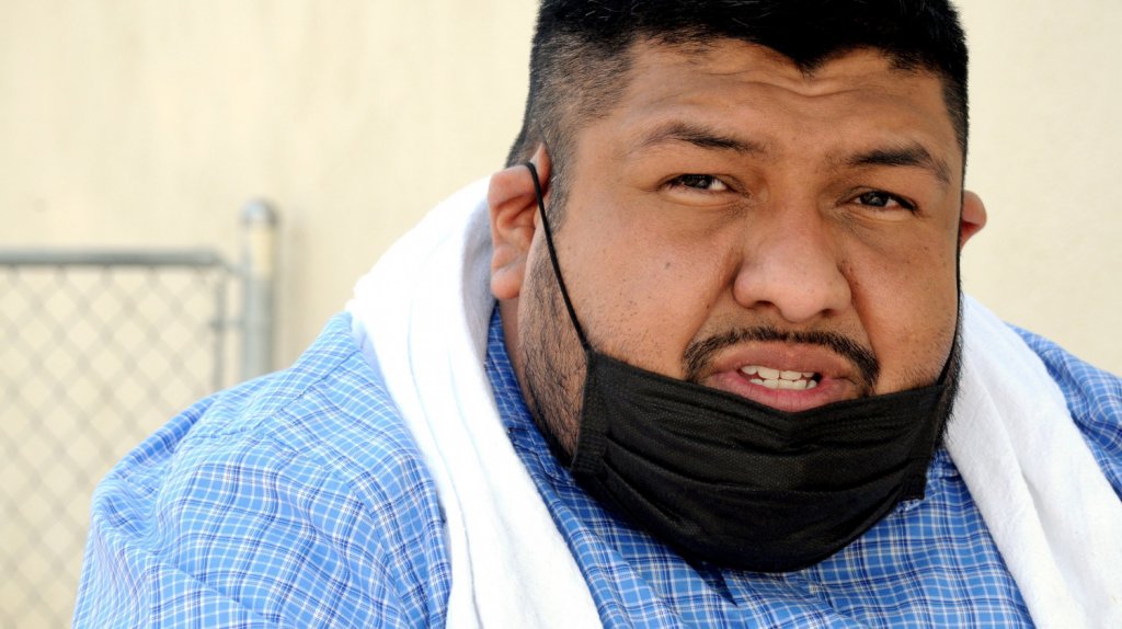  Cuentas m&eacute;dicas ahogan a inmigrante que ha perdido 10 familiares por la pandemia 