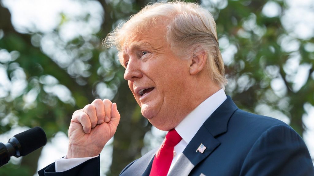  Trump pide que investigaci&oacute;n a Kavanaugh no se convierta en "caza de brujas" 