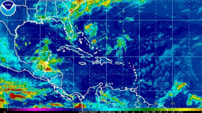 Seca la ruta de las Ondas Tropicales... Riesgo moderado de corrientes submarinas.