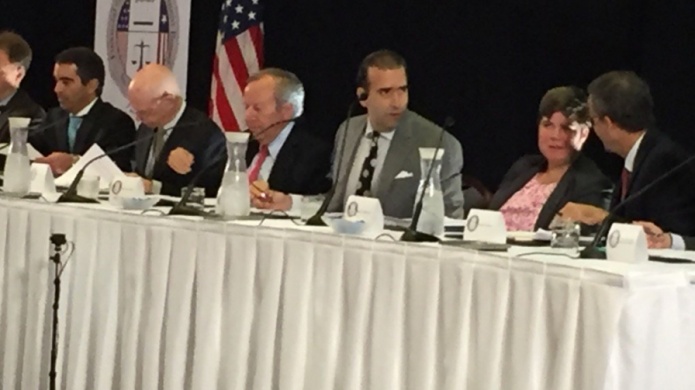 Sesiona la junta de control fiscal en Fajardo en medio de operativo de seguridad por protesta