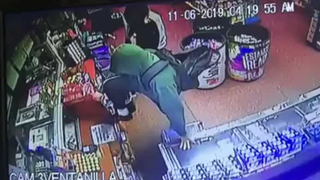  Video: 3 &ldquo;cacos&rdquo; intentan asaltar gasolinera en Caguas, pero se van con las manos vac&iacute;as 