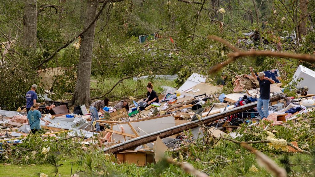  Al menos 16 muertos en Mississippi y Georgia por tornados 