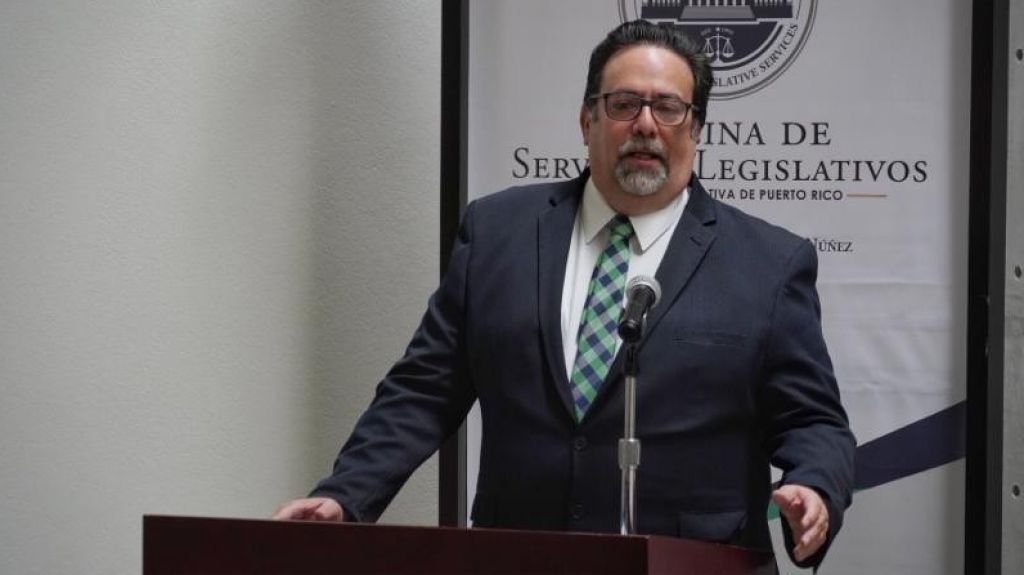  Denis M&aacute;rquez busca investigar denuncias sobre el Archivo General 