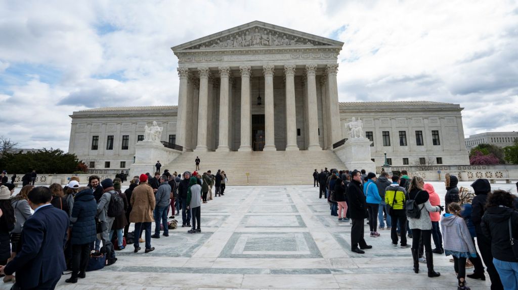  Trump elegir&aacute; juez del Supremo entre un extaxista, antiabortistas y proarmas 