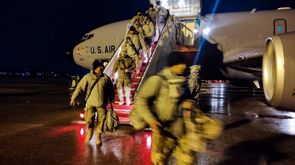  Joe Biden levanta el veto a los transg&eacute;nero en las Fuerzas Armadas impuesto por Trump 